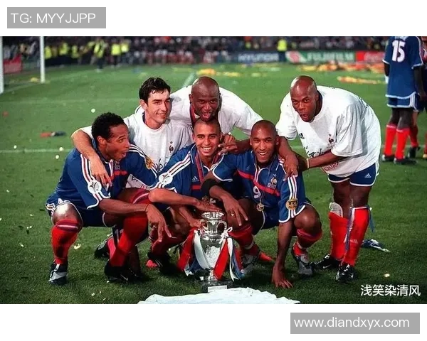 从贫困到辉煌足球明星背后的艰辛奋斗与不屈精神 从贫困到辉煌足球明星背后的艰辛奋斗与不屈精神